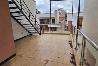 5 Bed Townhouse with En Suite at Lavington Off Convent Drive - 4