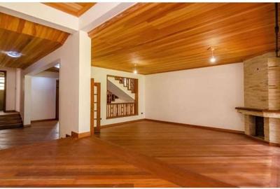 5 Bed Townhouse with En Suite in Karen - 4