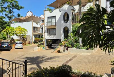 4 Bed Townhouse with En Suite at Greavelia Grove