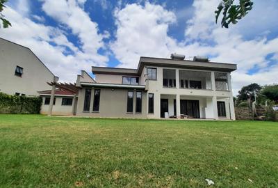 6 Bed Townhouse with En Suite in Lavington