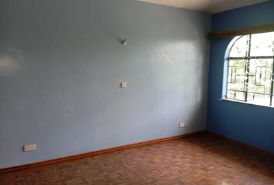 5 Bed Townhouse with En Suite in Riverside - 2