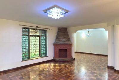 5 Bed Townhouse with En Suite at Othaya Road - 2