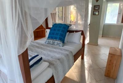 8 Bed House with En Suite in Diani - 3