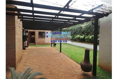 5 Bed Townhouse with En Suite in General Mathenge