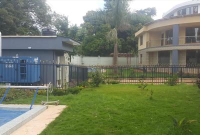 5 Bed Villa with En Suite in Lavington