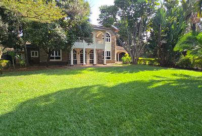 5 Bed House with En Suite at Hillview Clozse - 2