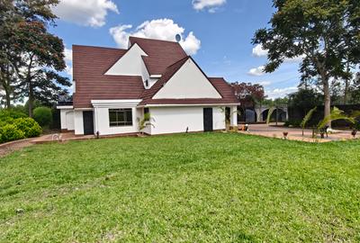 7 Bed House with Swimming Pool in Karen