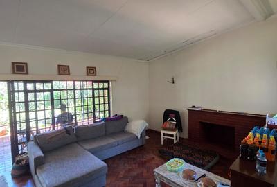 3 Bed House with En Suite at Lavington - 2