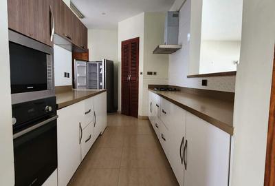 4 Bed Townhouse with En Suite in Kileleshwa