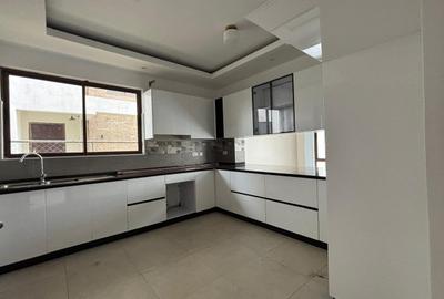4 Bed Townhouse with En Suite in Kiambu Road - 4
