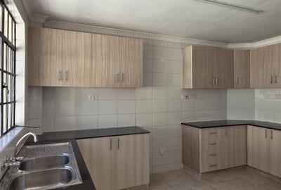 3 Bed Apartment with En Suite in Lavington - 4