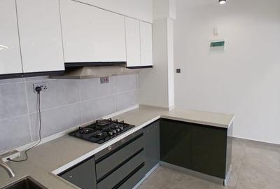 2 Bed Apartment with En Suite in Lavington - 2