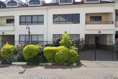 5 Bed Townhouse with En Suite at Lavington