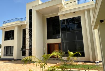 5 Bed Villa with En Suite in Loresho - 2