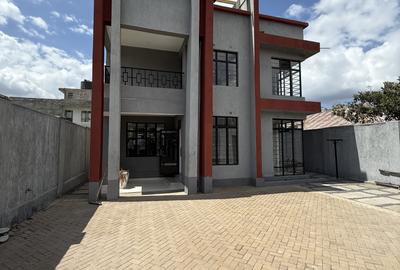 6 Bed House with En Suite at Membley