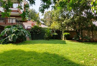 6 Bed House with En Suite at Runda