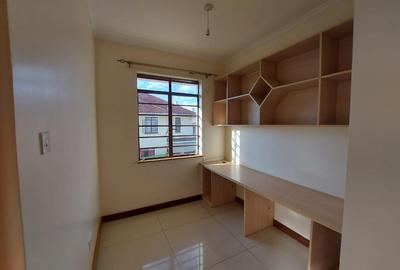 4 Bed House with En Suite in Kiambu Road