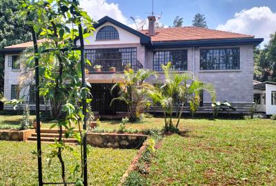 5 Bed House with En Suite in Runda