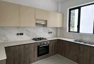3 Bed Apartment with En Suite at Brookside Drive - 2