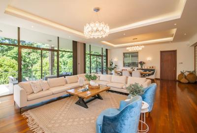 5 Bed Townhouse with En Suite in Nyari - 3