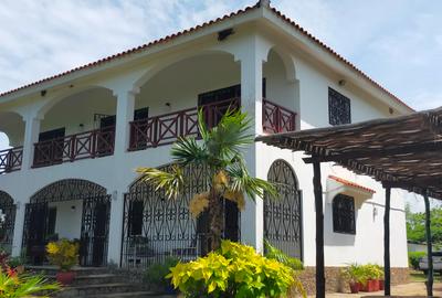 4 Bed Townhouse with En Suite in Vipingo