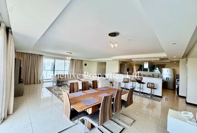 3 Bed Apartment with En Suite at Riverside Drive - 3