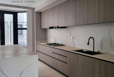 5 Bed Townhouse with En Suite at Runda - 4
