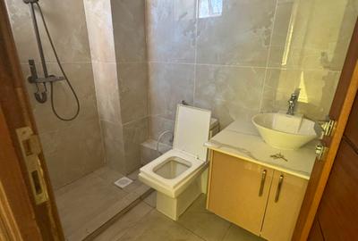 Serviced 2 Bed Apartment with En Suite at Greenwood - 3