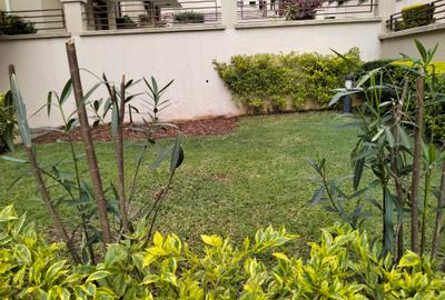 5 Bed Townhouse with En Suite in Lavington - 4