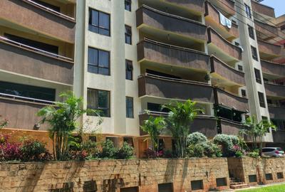 3 Bed Apartment with En Suite at Off Parklands Road