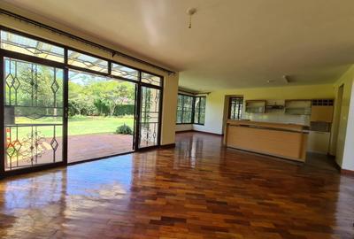 4 Bed Townhouse with En Suite in Ridgeways - 2
