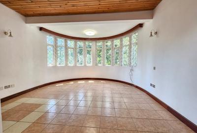 5 Bed House with En Suite in Rosslyn - 4