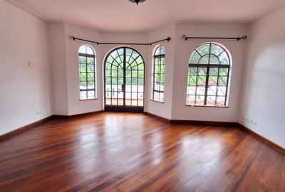 4 Bed House with En Suite in Nyari - 4