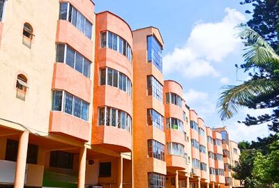 500 ft² Shop in Parklands