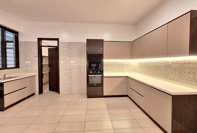 3 Bed Apartment with En Suite at Off General Mathenge - 4