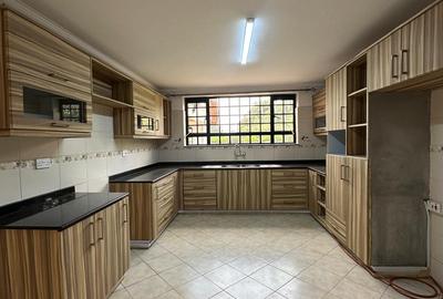 4 Bed House with En Suite in Karen - 3