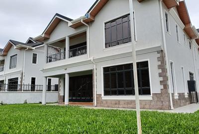 4 Bed Townhouse with En Suite at Paradise Lost - 2