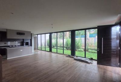 4 Bed Townhouse with En Suite at Paradise - 3