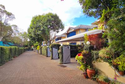 5 Bed Townhouse with En Suite at Lavington Green - 4