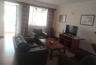 Serviced 3 Bed Apartment with En Suite in Riverside