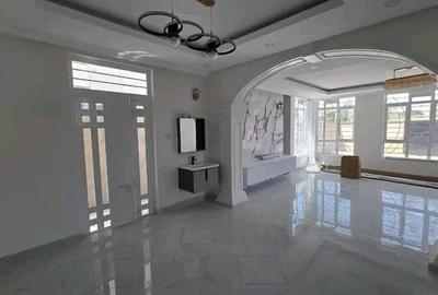 4 Bed Townhouse with En Suite in Kitengela - 2