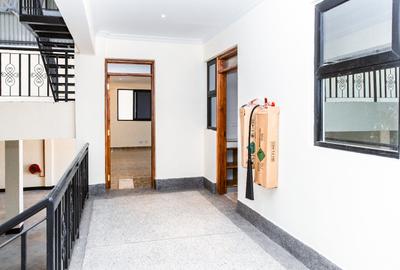 1,000 m² Warehouse with Service Charge Included in Tatu City - 4