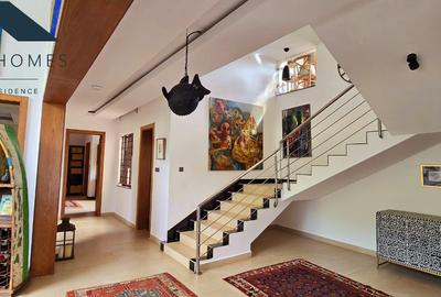 5 Bed House with En Suite at Runda
