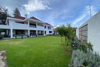 5 Bed House with En Suite in Runda