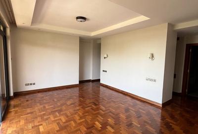 4 Bed Apartment with En Suite at Riverside Drive - 2