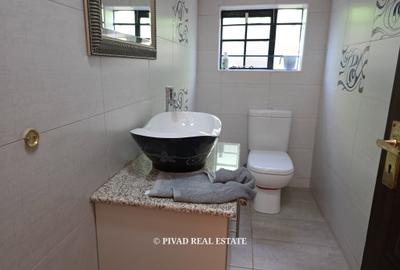 5 Bed House with Swimming Pool in Kitisuru - 4