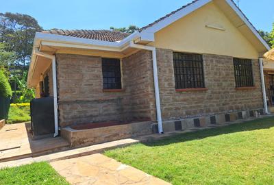 3 Bed House with Garden in Rosslyn
