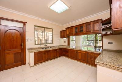 4 Bed Apartment with En Suite in Kizingo - 4