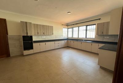6 Bed Villa with En Suite in Loresho