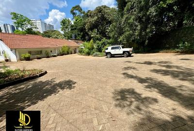 4 Bed Apartment with En Suite at Muthaiga Area